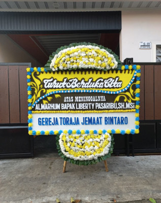 Papan Bunga Duka di Sungai Kapih